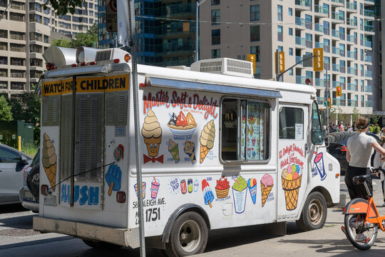 Master Soft & Delight ice cream truck, Toronto