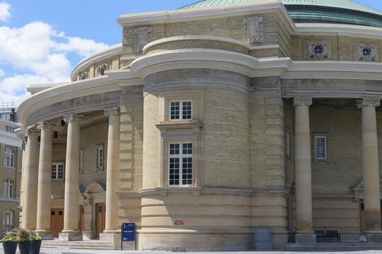 exterior of U of T Convocation Hall (31 King&rsquo;s College Circle) designed by the Toronto firm Darling & Pearson and opened in 1907