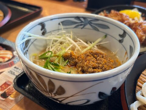 麻辣担々付けうどん専用濃厚つゆタレ	
