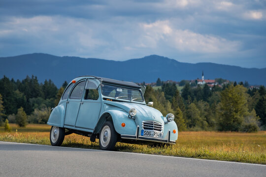 Citro&euml;n 2CV, genannt "Die Ente" aus 1969