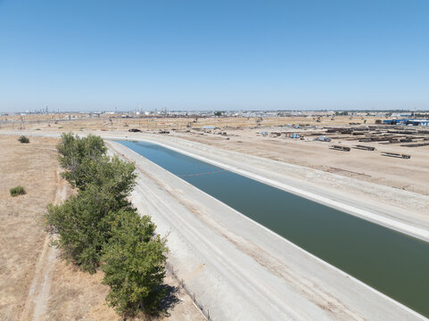 Aqueduct passing through Palmdale Ca