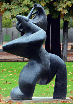 PARIS, FRANCE : Statue in the Tuileries Garden, Paris (UNESCO World Heritage List, 1991), Ile-de-France, France