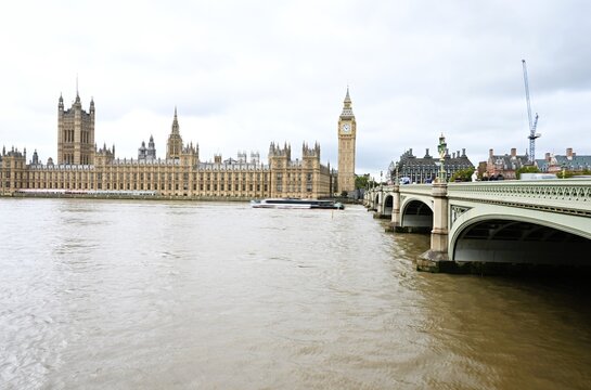View of the Palace of Westminster and Big Ben from Westminster Bridge over the River Thames in London, England, United Kingdom.