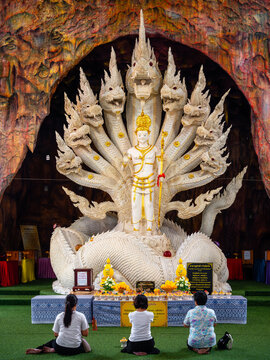 Wat Rat Prakhong Tham