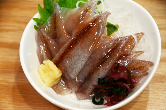 ホタルイカの刺身