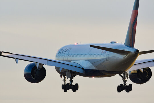 Delta Air Lines Airbus A350-941 (N503DN) passenger plane approaching Haneda Airport for landing