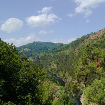 Low Water Level during exceptionally hot spell in Minho River in Os Peares, Galicia, Spain 