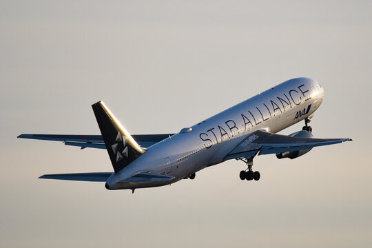 All Nippon Airways Boeing 767-300ER (JA614A) passenger plane in Star Alliance livery taking off from Haneda Airport