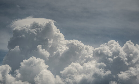 Spectacular clouds in the sky 05.26