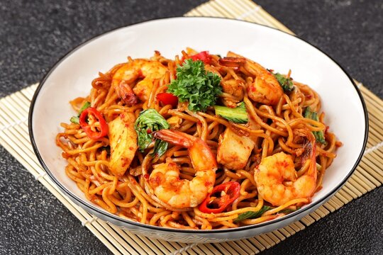 mee goreng mamak, popular cusine in malaysia. in indonesia called mie goreng
