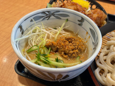 麻辣担々付けうどん専用濃厚つゆタレ