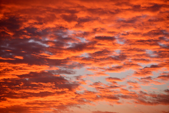 USA, Hawaii, Big Island, Kohala Coast, cloud formation at sunset