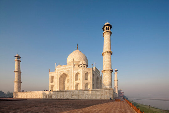 India, Uttar Pradesh, Agra, View of Taj Mahal at River Yamuna