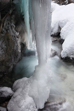 Germany, Bavaria, Upper Bavaria, Garmisch-Partenkirchen, View of icicles in partnachklamm gorge