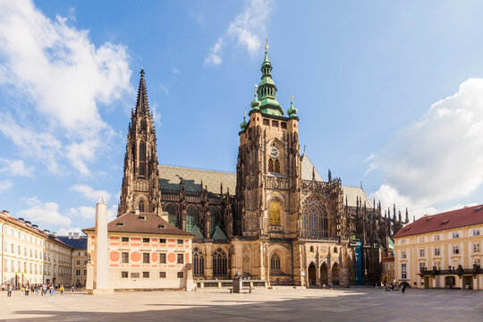 Czech Republic, Prague, Hradcany, Castle, third courtyard and St Vitus Cathedral