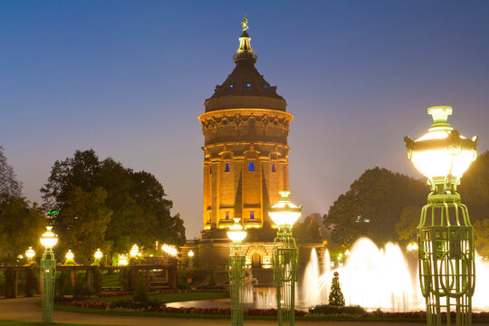 Germany, Baden-W�rttemberg, Mannheim, View of Wasserturm water tower at night