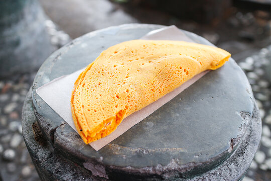 Terang Bulan Jadoel, an authentic street food in Yogyakarta Indonesia that used to sell in 90&rsquo;s for elementary school students