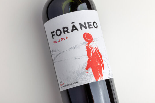 Foraneo Reserva Merlot Wine Bottle