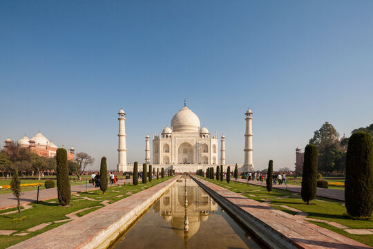India, Uttar Pradesh, Agra, View of Taj Mahal