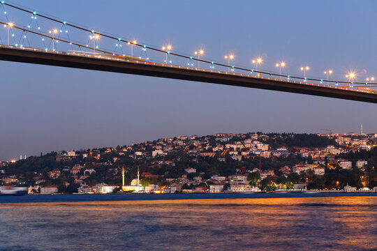 Turkey, Istanbul, View of Bosphorus Bridge and Beylerbeyi Mosque in background