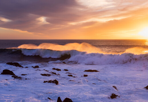 Spain, Canary Islands, La Gomera, Valle Gran Rey, surf at sunset