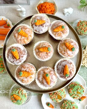Vegane Karotten Muffins mit Marzipan M&ouml;hren zu Ostern