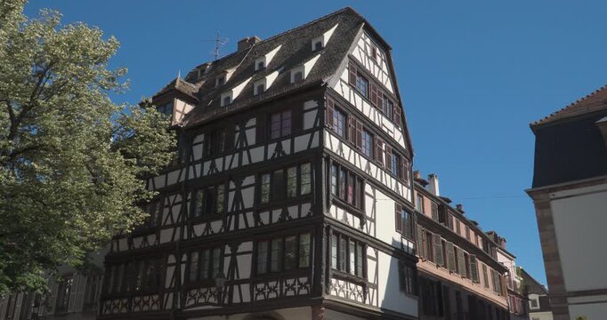 The Maison au 11, Place Saint-&Eacute;tienne in Strasbourg, France