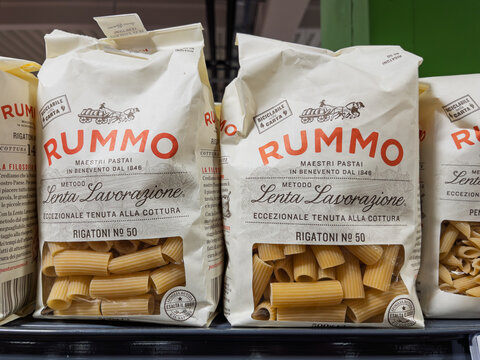 Rummo Rigatoni Pasta Packaging on Grocery Shelf