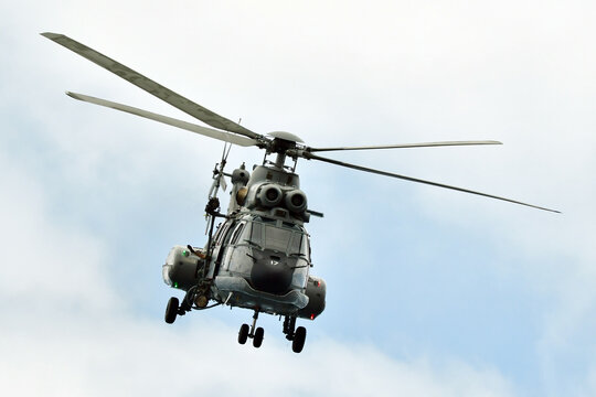 HELIC&Oacute;PTERO SUPER PUMA DEL EJERCITO DEL AIRE ESPA&Ntilde;OL EN UNOS EJERCICIOS DE SALVAMENTO