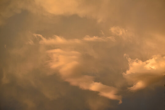 Beautiful orange sky creating a warm natural atmosphere, with intense colors and soft light typical of sunset or sunrise.