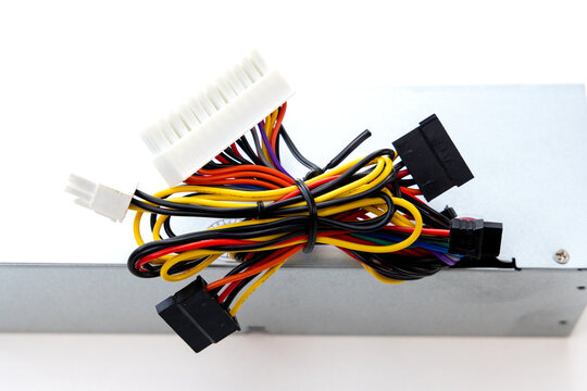 Computer power supply unit with a bundle of multicolored wires