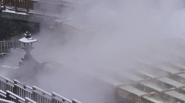 冬の草津温泉　湯畑の風景動画