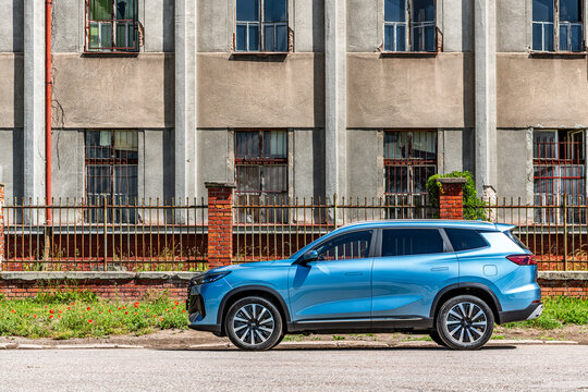 Chery Tiggo 8, model year 2026 in nature, Hradec Kralove, Czech Republic, 5. 5. 2026