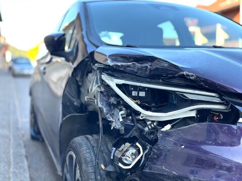 Voiture accident&eacute;e 