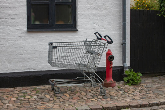 A shopping cart from the supermarket, seen in Ebeltoft