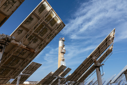 Concentrated solar power plant heliostats reflecting light at ps10