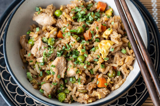 lose up of chicken fried rice with chives 