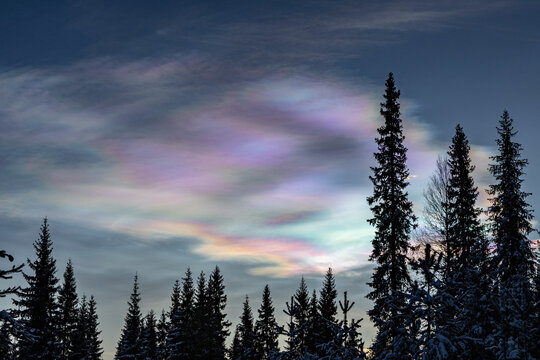 nacreous clouds 