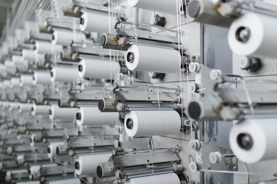 Polypropylene yarn winding on textile manufacturing machine