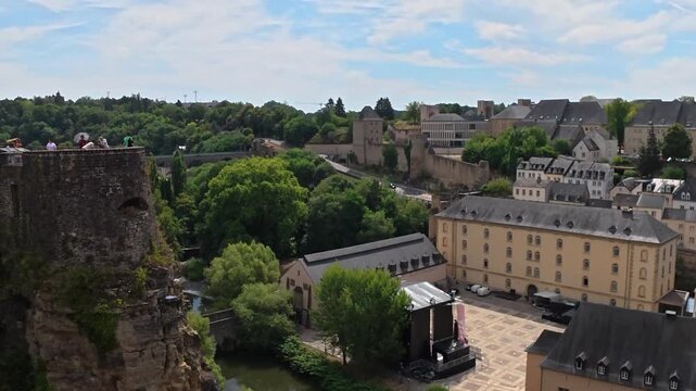 vue sur la ville basse corniche avec Alzette, Luxembourg-ville, Luxembourg, Europe