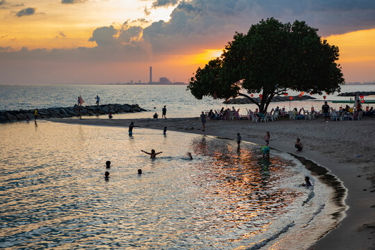 THAILAND RAYONG SAENGCHAN BEACH SUNSET