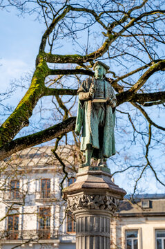Statue du petit Sablon &agrave; Bruxelles
