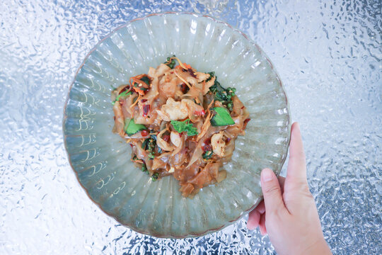 stir fried noodles or plain noodles or noodles without soup