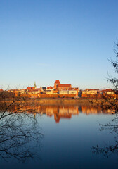 Panorama Torunia, zimowego, słonecznego poranka. Panorama of Torun - Vistula river, Poland  © 123108 Aneta