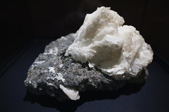Quartz, barite, pumice, osumilite, pyroxmangite, rock, crystal