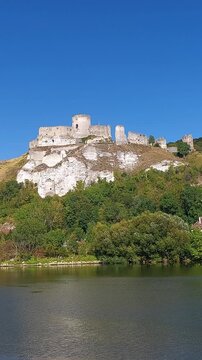 Ch&acirc;teaux Gaillard - Les And&eacute;lys - Vue avec la Seine au premier plan - Eure - Normandie