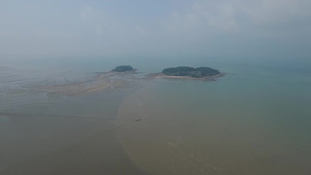 Korea Gochang tidal flat UNESCO World Heritage migratory birds sea experience fishing traditional fish trap Korea 고창 갯벌 유네스코 세계유산 철새 바다 갯벌체험 고기잡이 어업 어살 전통어법 수산물 해양