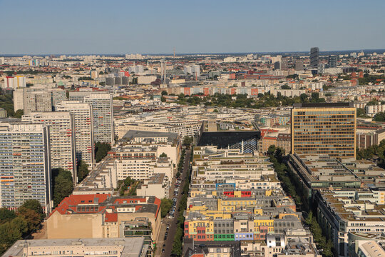 Berliner H&auml;usermeer; Blick &uuml;ber die Luisenstadt zwischen Mitte und Kreuzberg