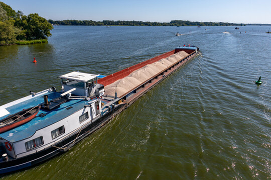 G&uuml;tertransport Wasserstra&szlig;e Binnenschiffahrt
