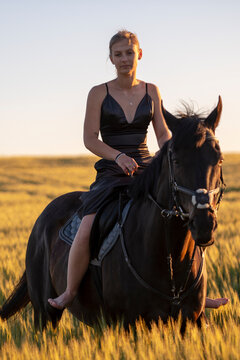 Beautiful woman wtih horse in coutriside